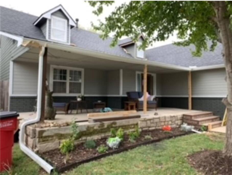 Wow! Spacious Retreat & Amazing Yard 2400+4Bd/3Bth Уичита Экстерьер фото